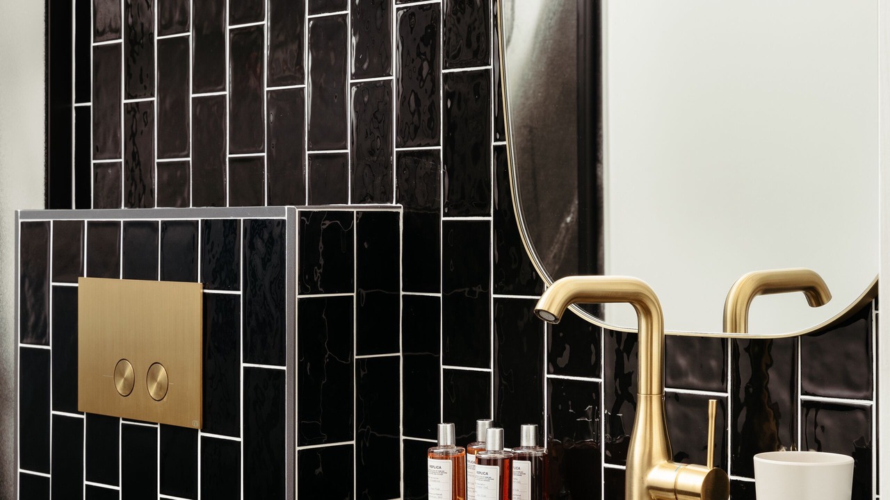 Photo of Bathroom in Quartier des Grandes-Carrieres