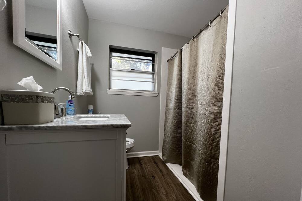 Photo of Bathroom in Crawford