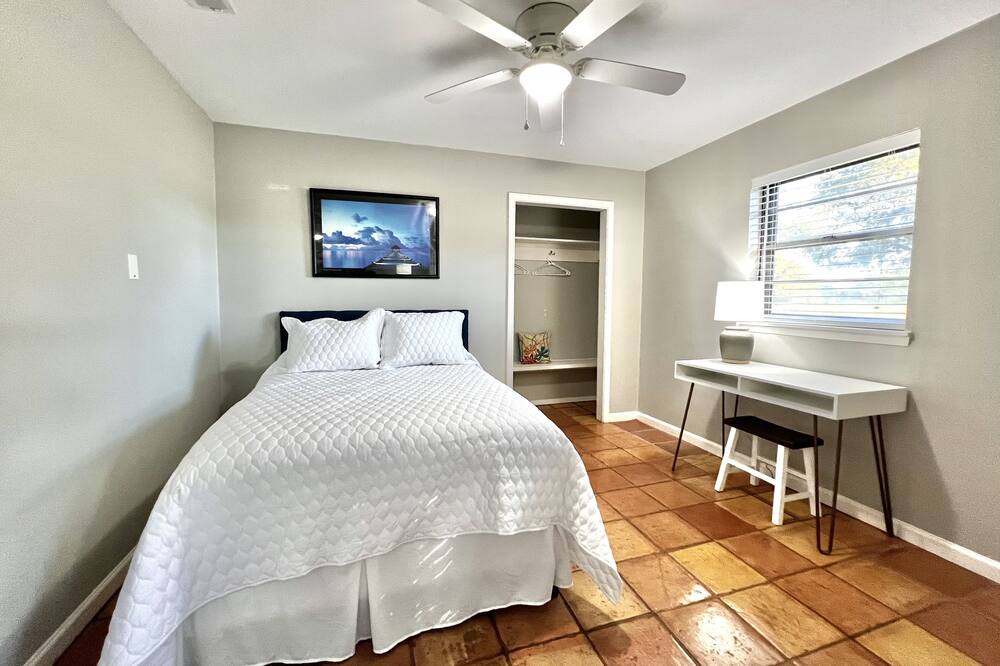 Photo of Bedroom in Crawford