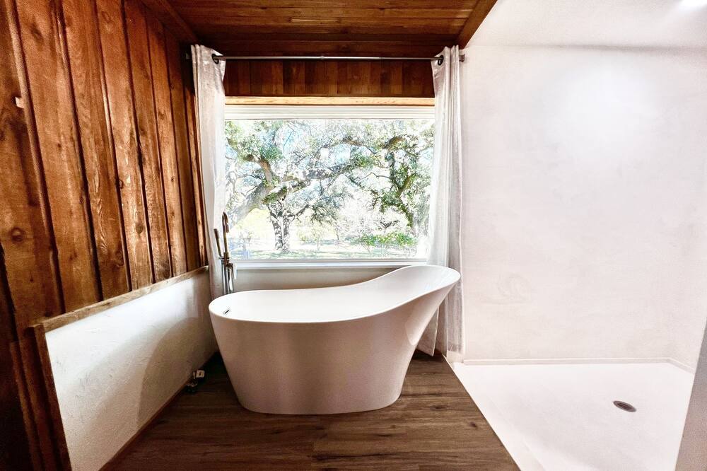 Photo of Bathroom in Crawford
