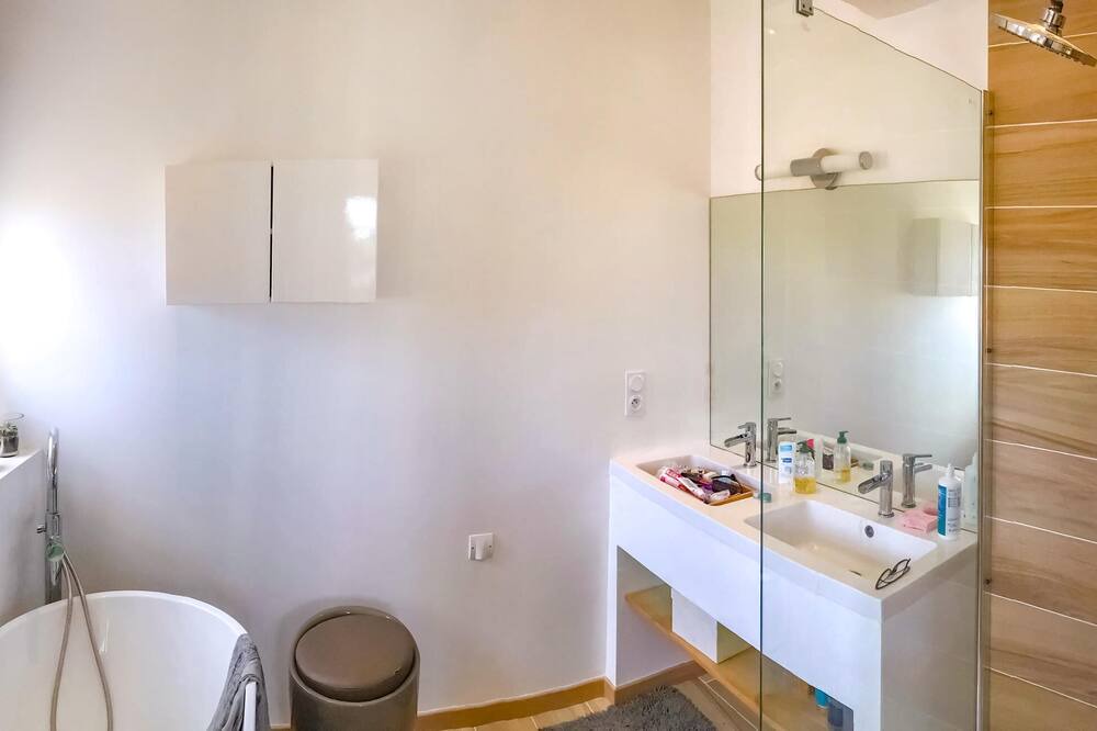 Photo of Bathroom in Vendres