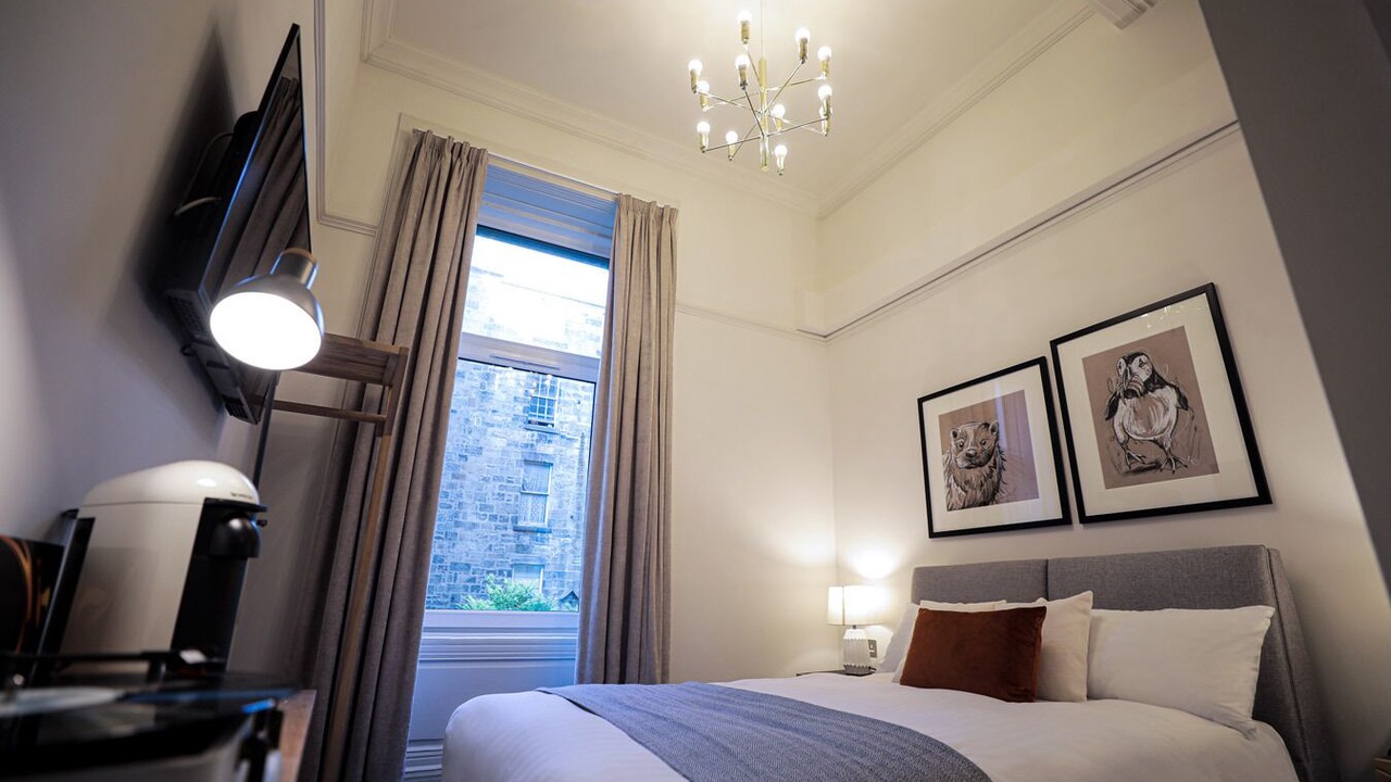 Photo of Bedroom in Kelvinbridge