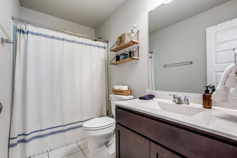 Photo of Bathroom in Heritage