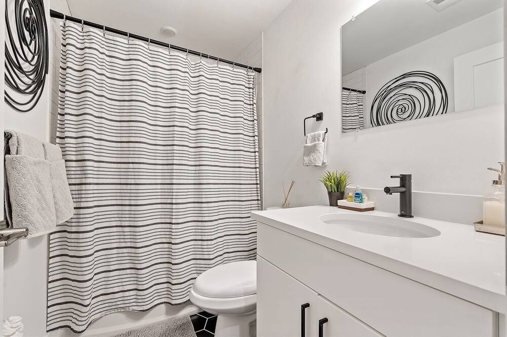 Photo of Bathroom in Fairmount