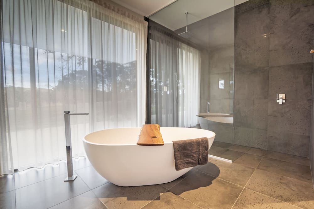 Photo of Bathroom in Glenaroua