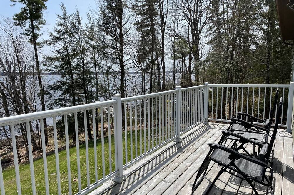 Photo of Patio Balcony in Gravenhurst