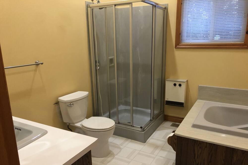 Photo of Bathroom in Gravenhurst