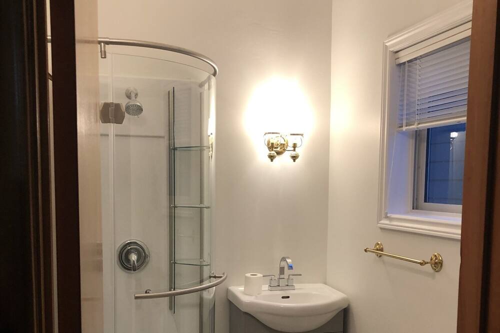 Photo of Bathroom in Gravenhurst