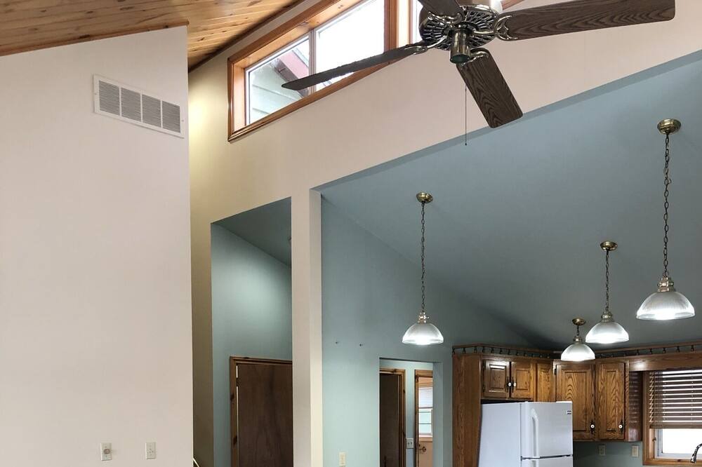 Photo of Livingroom in Gravenhurst