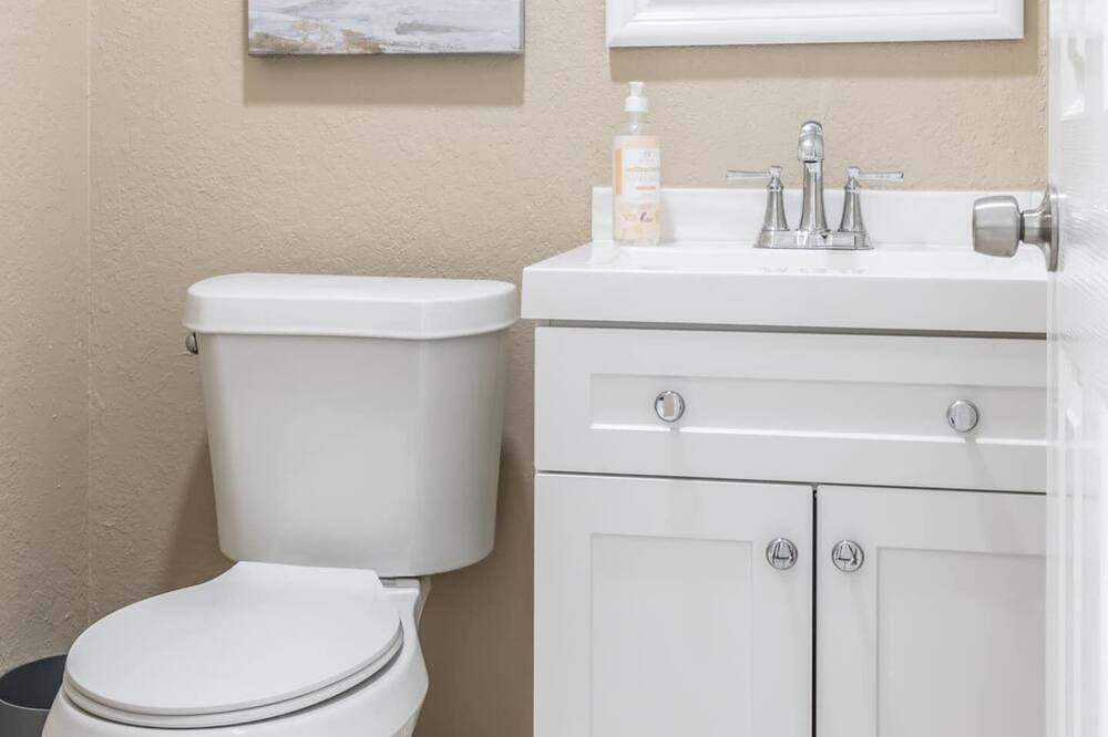 Photo of Bathroom in North Central Carrollton