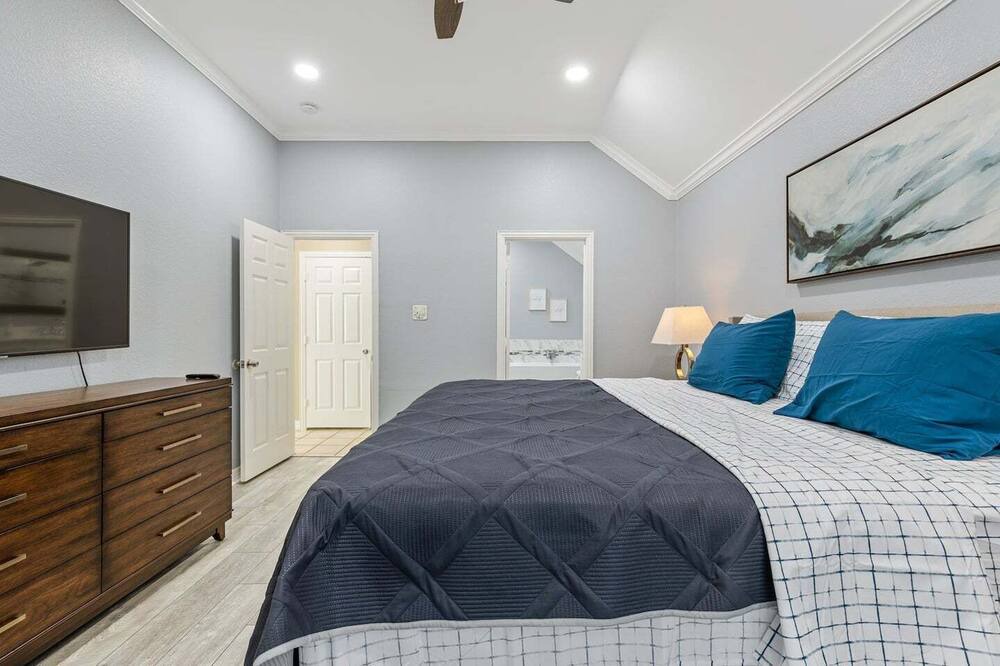 Photo of Bedroom in North Central Carrollton