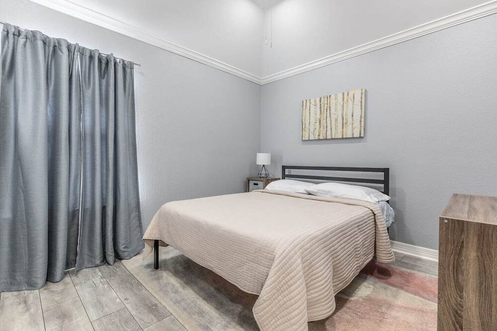 Photo of Bedroom in North Central Carrollton
