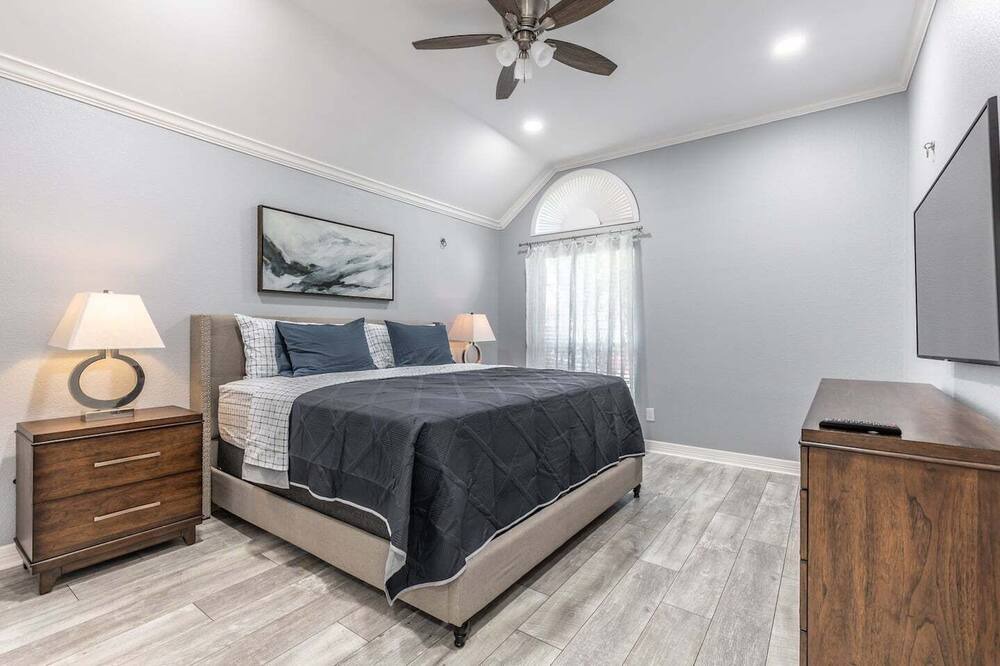 Photo of Bedroom in North Central Carrollton