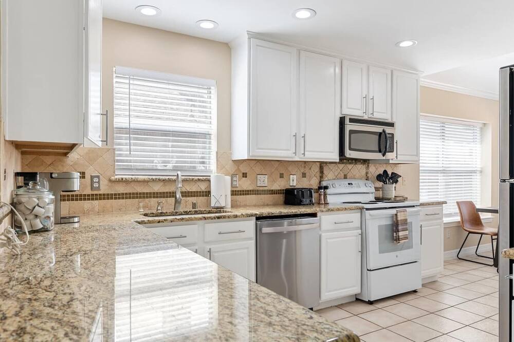 Photo of Kitchen in North Central Carrollton