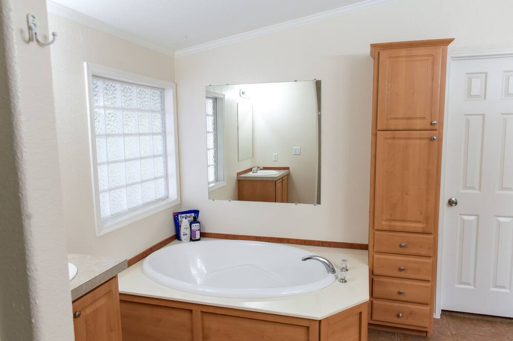 Photo of Bathroom in Concan
