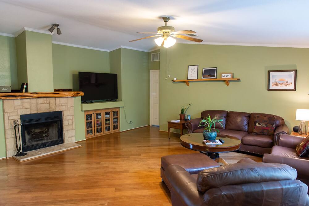 Photo of Livingroom in Concan