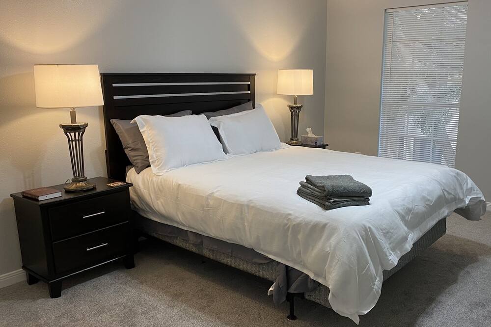Photo of Bedroom in Pasadena