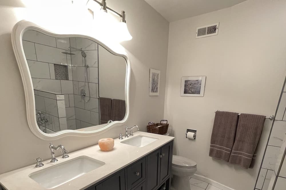 Photo of Bathroom in Whites Creek