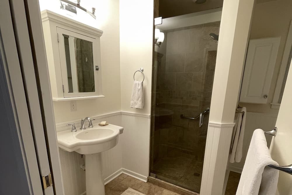 Photo of Bathroom in Whites Creek