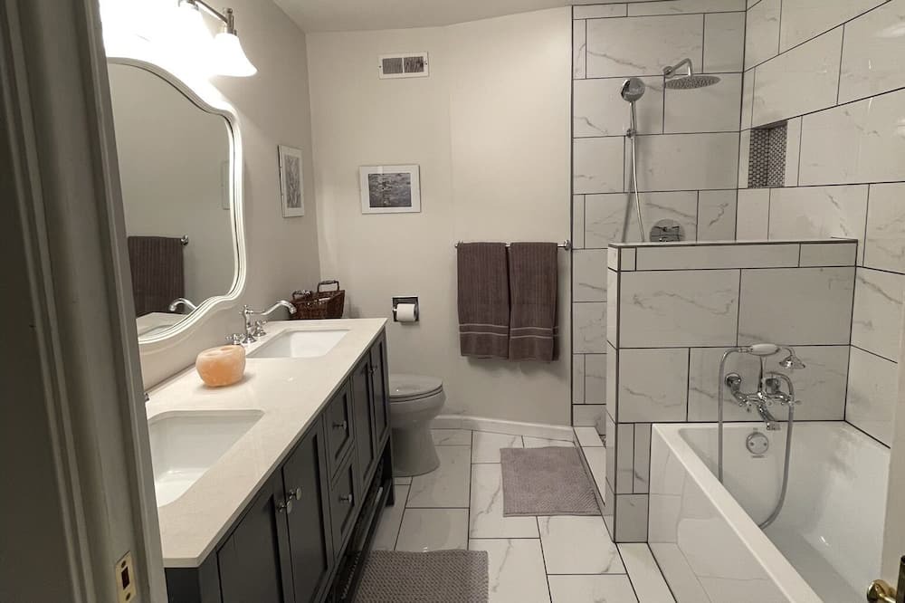 Photo of Bathroom in Whites Creek