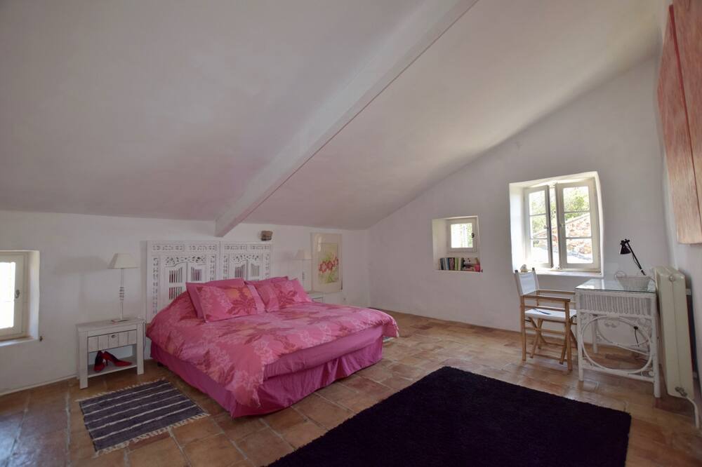 Photo of Bedroom in La Capelle-et-Masmolene