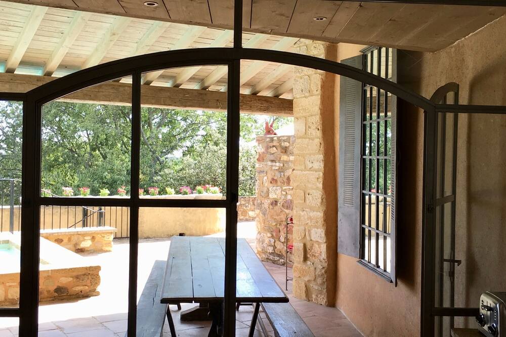 Photo of Patio Balcony in La Capelle-et-Masmolene