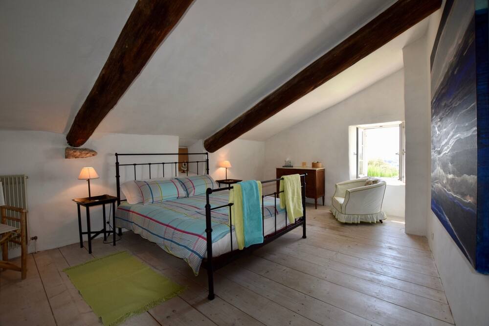 Photo of Bedroom in La Capelle-et-Masmolene