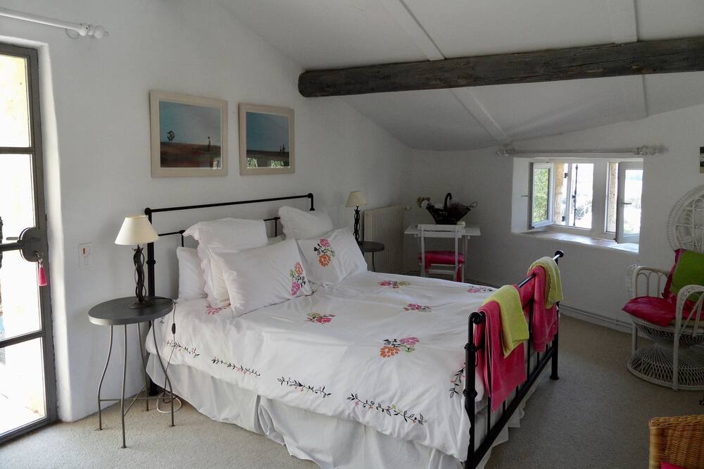 Photo of Bedroom in La Capelle-et-Masmolene