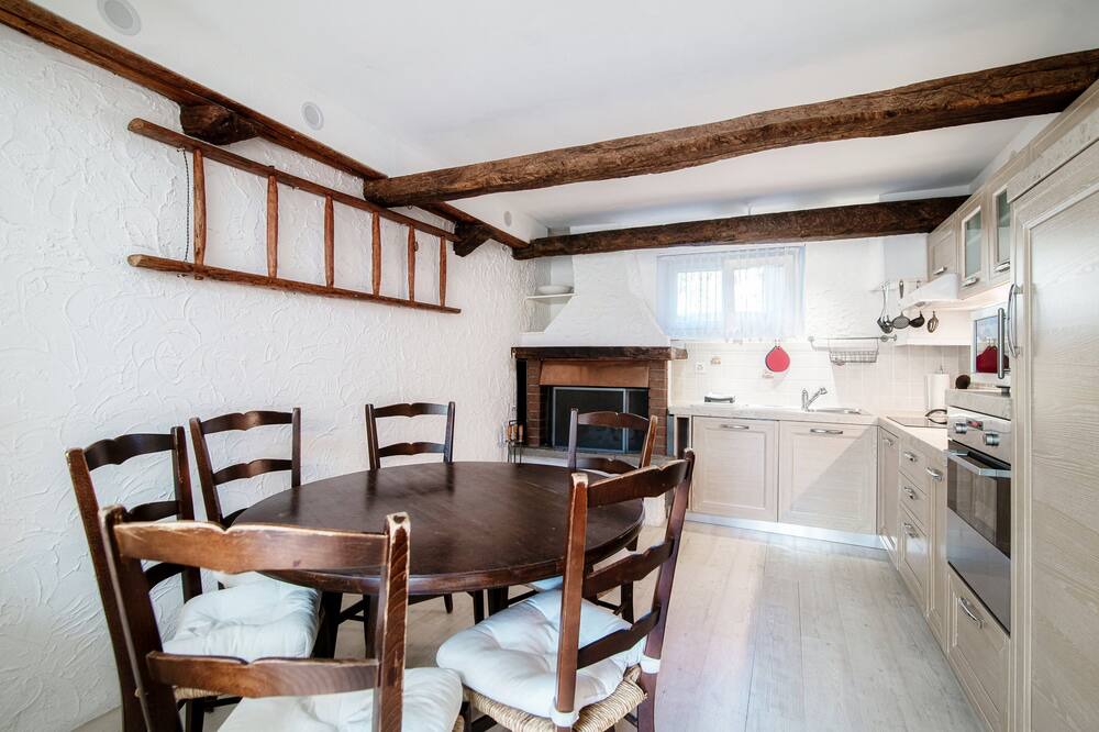 Photo of Livingroom in Torricella Taverne