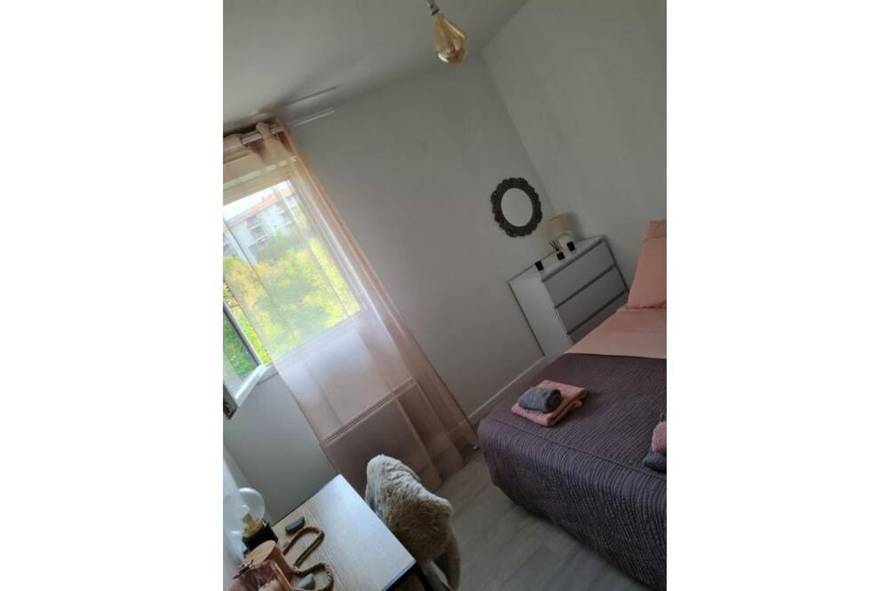 Photo of Bedroom in 14th Arrondissement