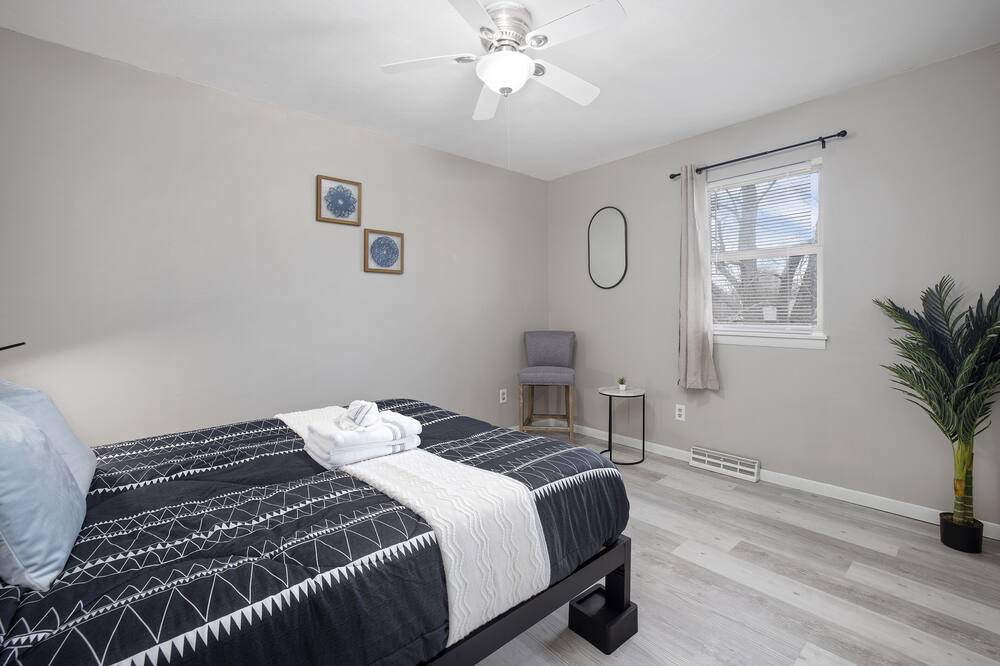 Photo of Bedroom in Brookline Station