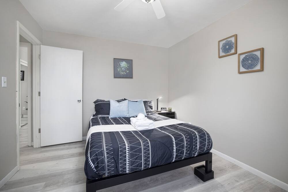 Photo of Bedroom in Brookline Station
