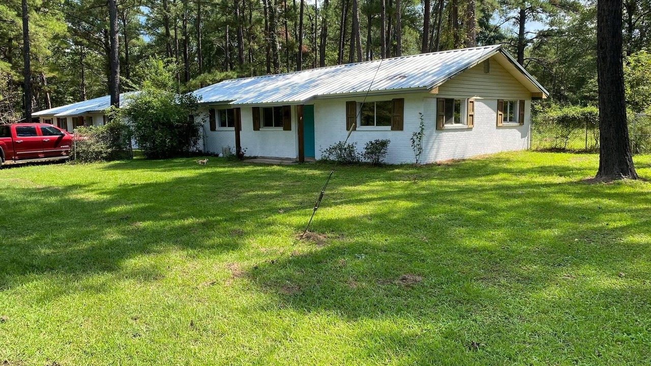 Photo of Outdoor in Broaddus