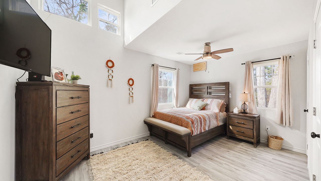 Photo of Bedroom in Pointblank