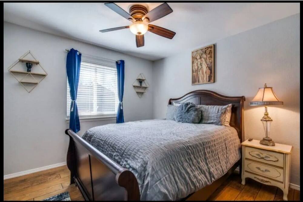 Photo of Bedroom in Mesquite