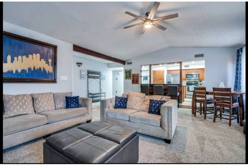 Photo of Livingroom in Mesquite