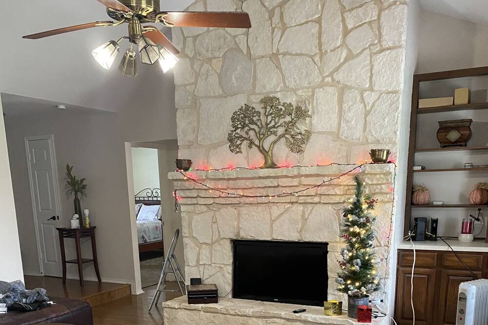 Photo of Livingroom in Garden Ridge