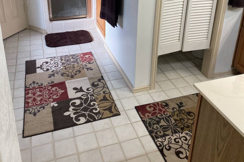 Photo of Bathroom in Garden Ridge