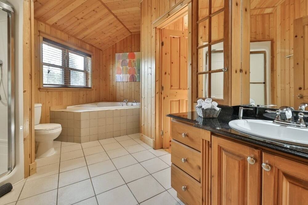 Photo of Bathroom in Fiddler Lake Resort