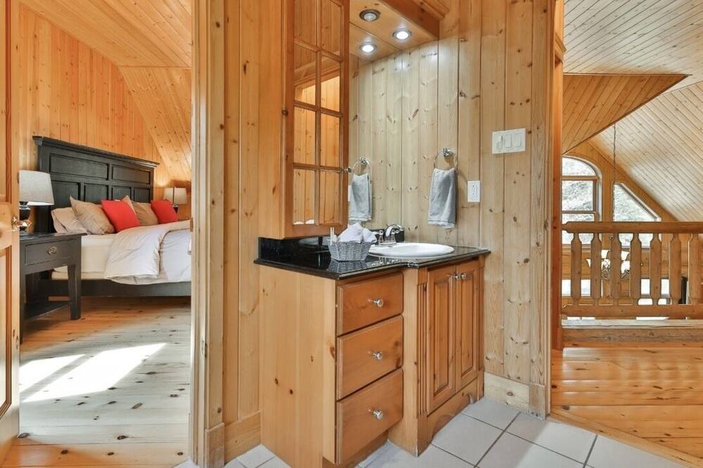 Photo of Bathroom in Fiddler Lake Resort