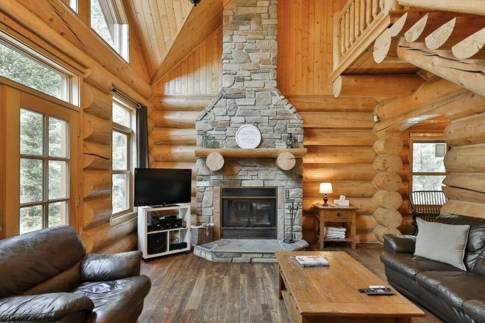 Photo of Livingroom in Fiddler Lake Resort