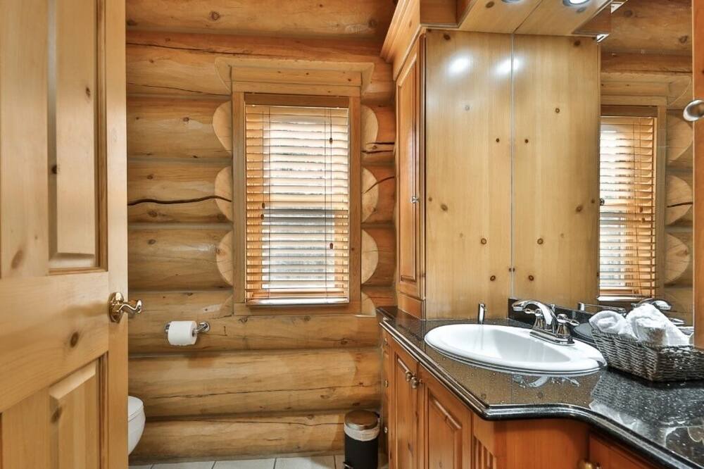 Photo of Bathroom in Fiddler Lake Resort