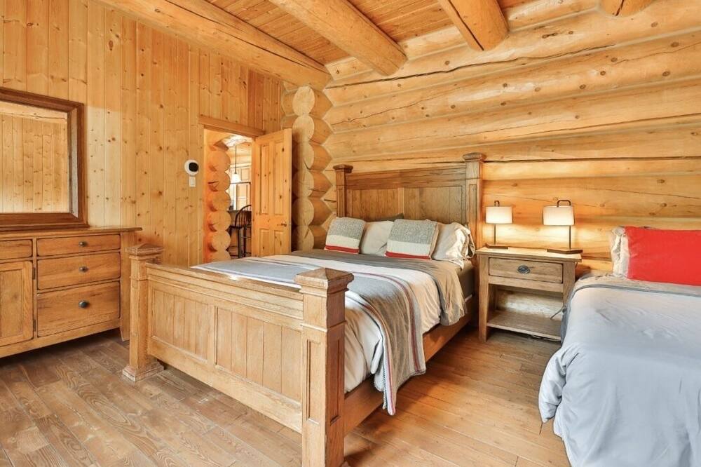 Photo of Bedroom in Fiddler Lake Resort