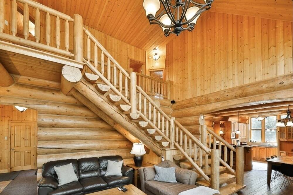 Photo of Livingroom in Fiddler Lake Resort
