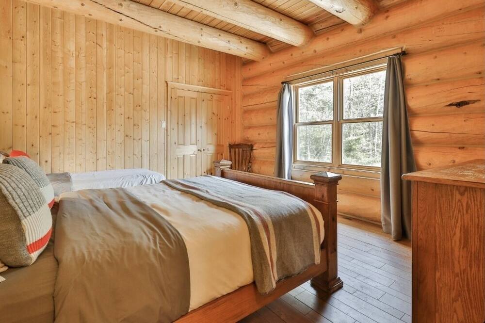Photo of Bedroom in Fiddler Lake Resort