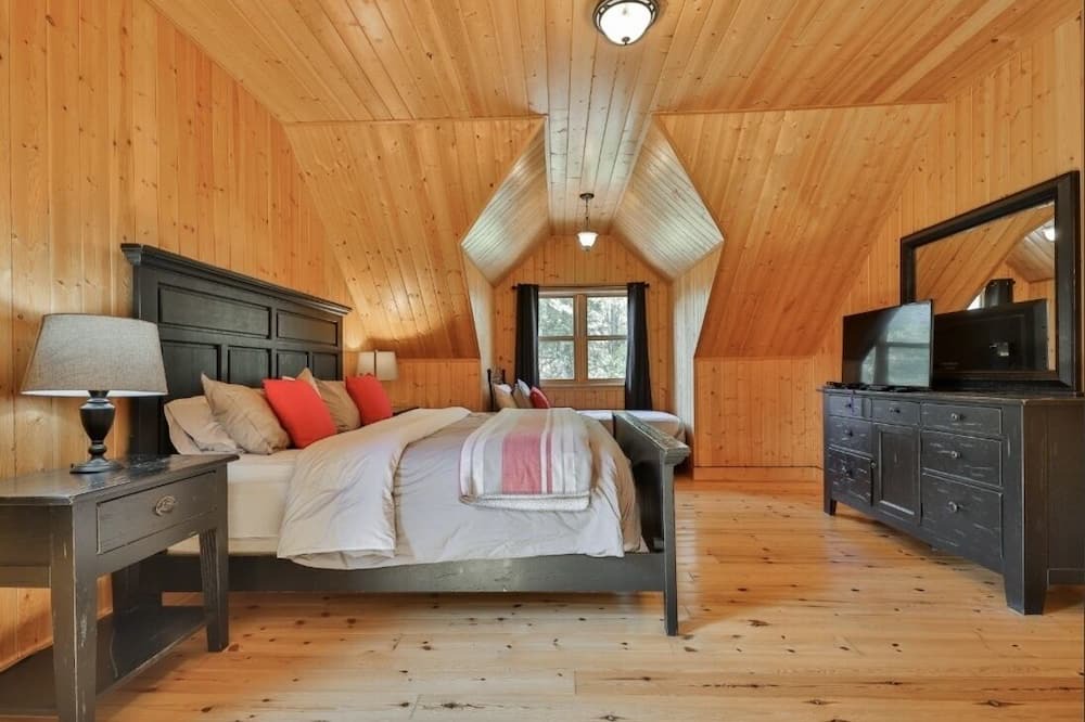 Photo of Bedroom in Fiddler Lake Resort