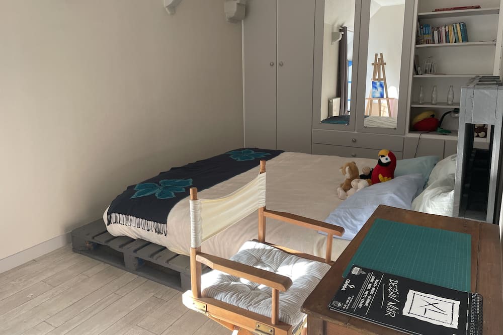 Photo of Bedroom in Saint-Juvat