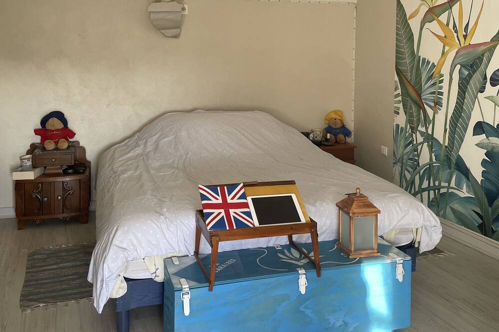 Photo of Bedroom in Saint-Juvat