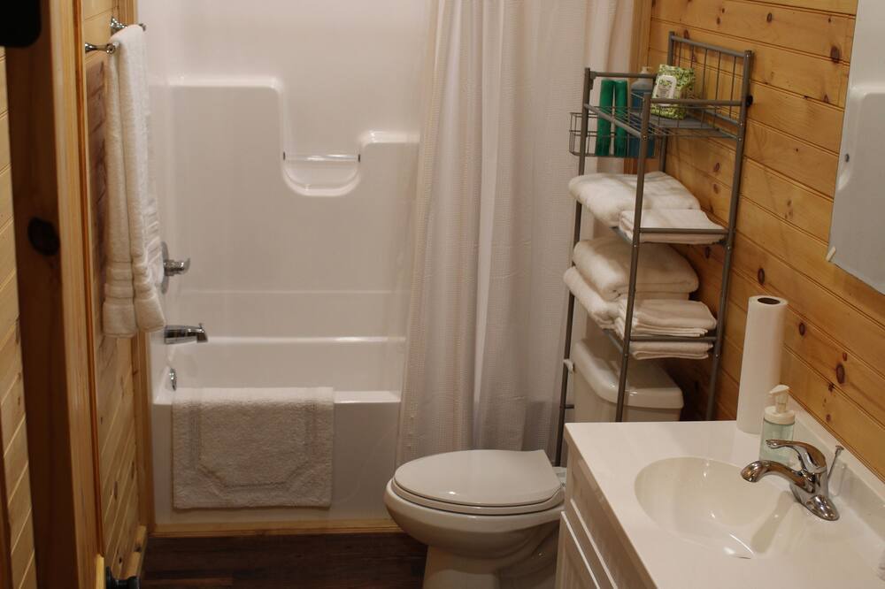 Photo of Bathroom in Wynne