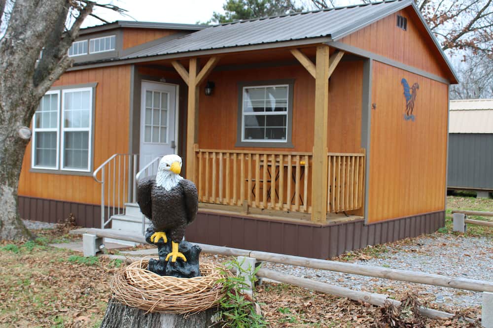 Photo of Others in Wynne